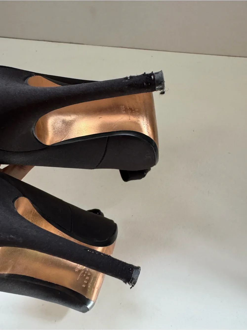 Ted Baker London Black Satin Bow Pumps Heels Rose Gold Pointed Toe 39.5